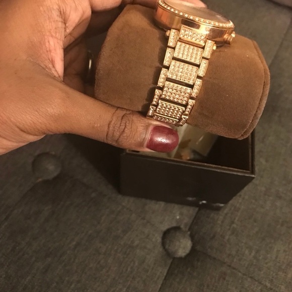 Michael kors  watch - Picture 2 of 5